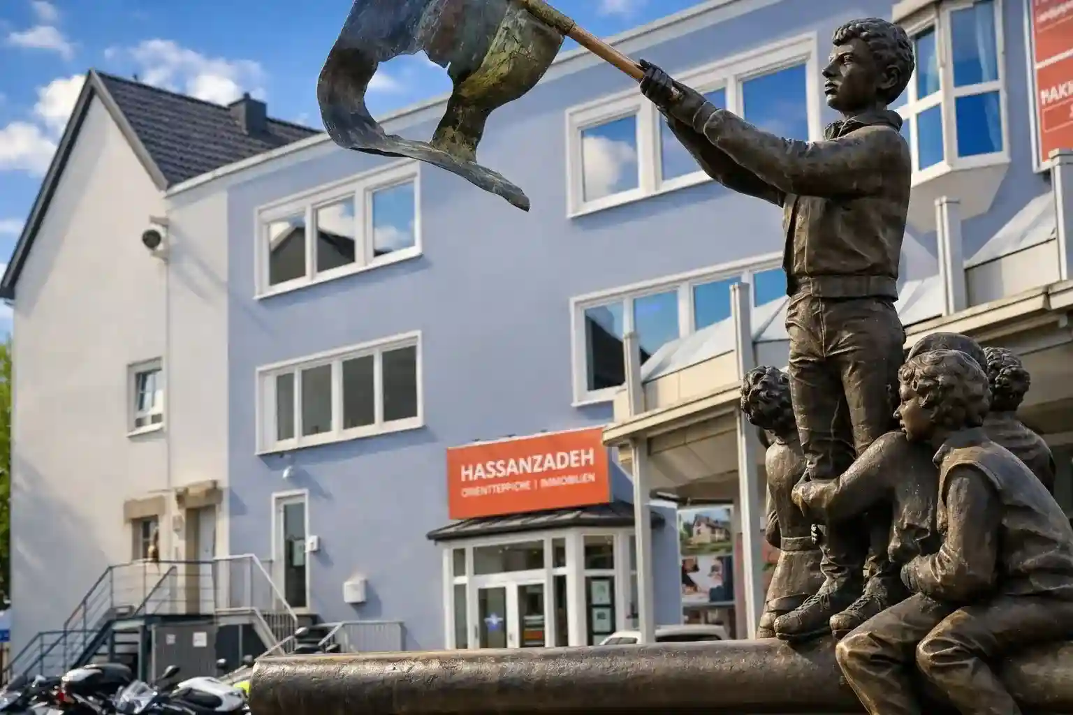 Außenansicht Hassanzadeh Orientteppiche Homburg